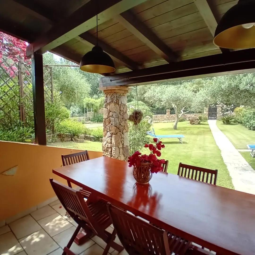 Villa Mediterraneo Chia Esterno foto